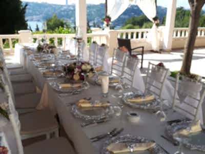 Nişan İçin Masa ve Sandalye Süsleme