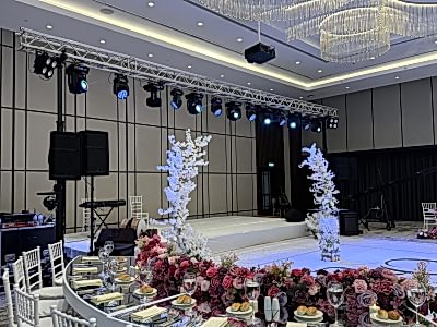 Sahne ve İki Bacaklı Truss Kiralama