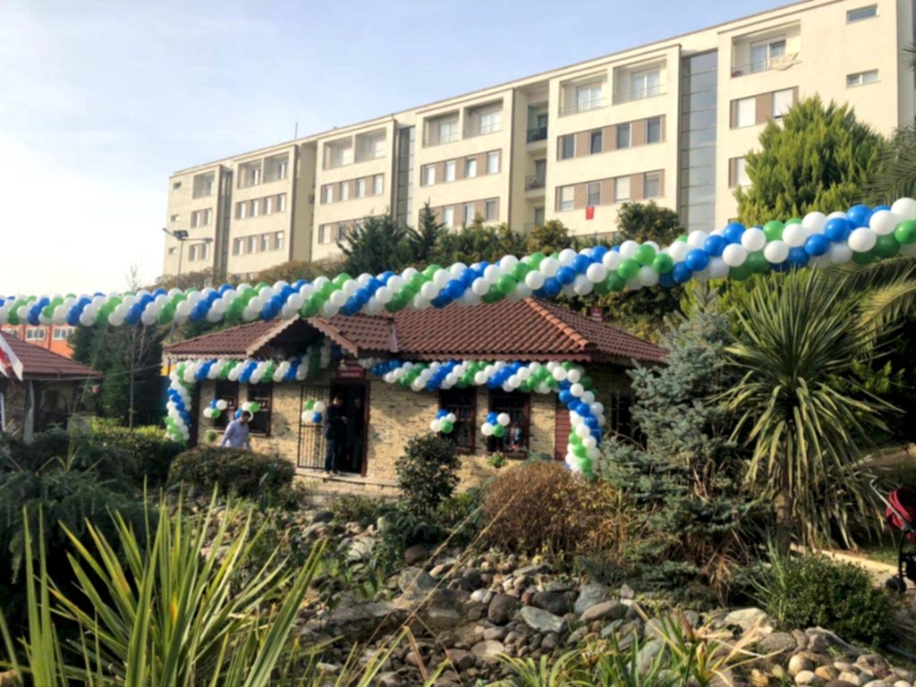 Kurdele ve Balon Süsleme