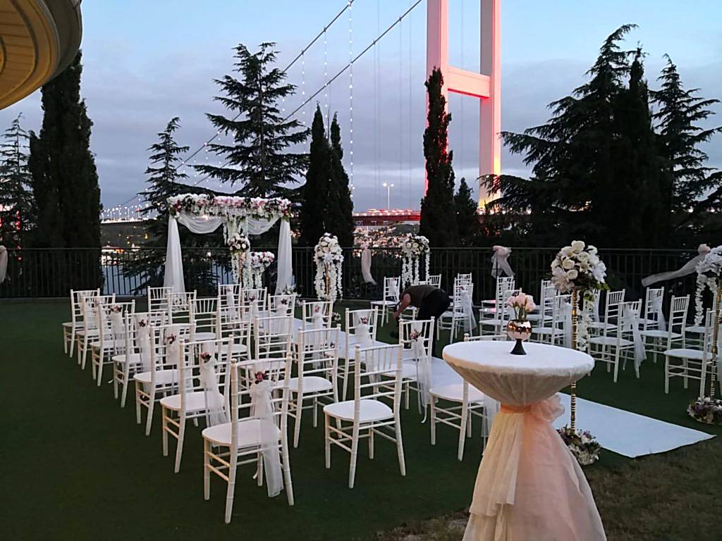 Nikah Töreni Tiffany Sandalye Kiralama